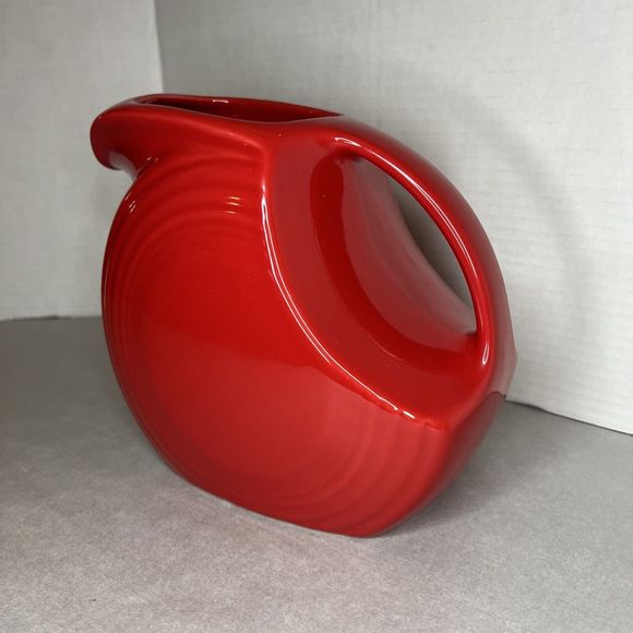 Fiesta Ware Scarlet Red Large 7.5" Disc Pitcher 67oz Homer Laughlin Made In USA - Picture 3 of 9